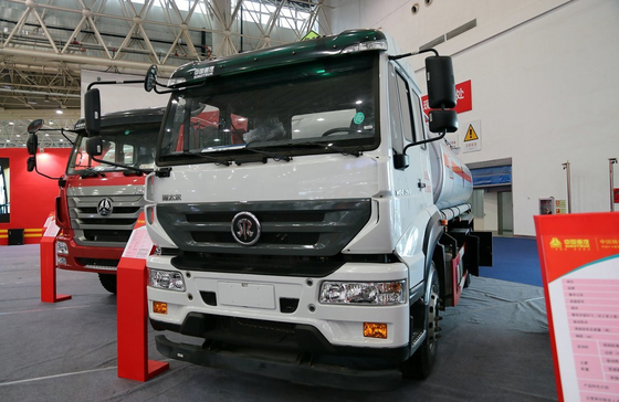 Camión cisterna de petróleo pesado Camión sinotruck 20m3 Camión cisterna de aleación de aluminio MAN Eje delantero cabina plana